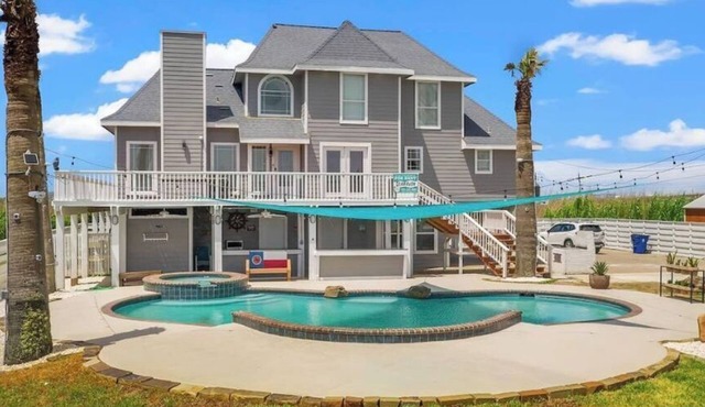 Luxury Beach Estate Ocean view, Pool, 360° Deck & Beach Access