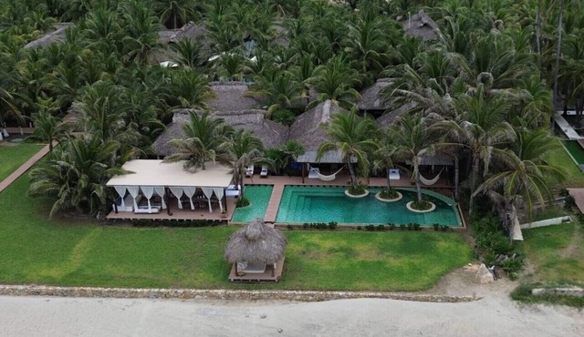 Luxury Beach Front House - Casa Mar
