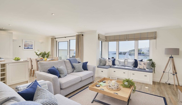 Luxury Beach Front Apartment, Bigbury-on-Sea, Views of Burgh Island
