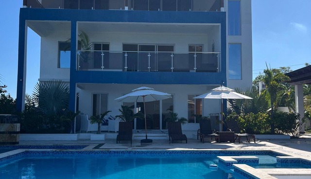 Luxury Beach Front Villa with Private pool and stunning Ocean View!