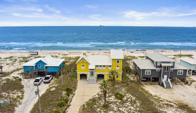 Luxury BEACH FRONT Home - Beautiful Views
