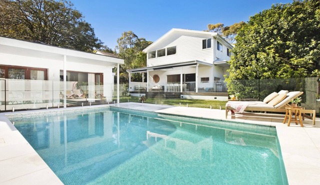 Luxury Beach House with Pool Near to Manly Beach