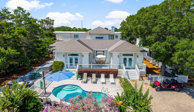 Luxury Beach House w/Private Pool, Golf Cart, Bikes & Private Beach Access