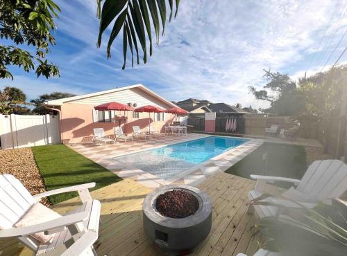 Luxury Beach & Pool House Oasis by Cali Villas