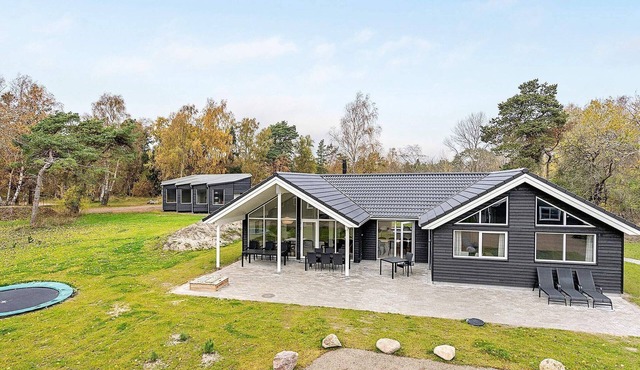 Luxury Beach Retreat in Væggerløse