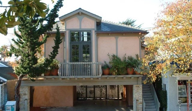 Luxury beach retreat in Capitola Village