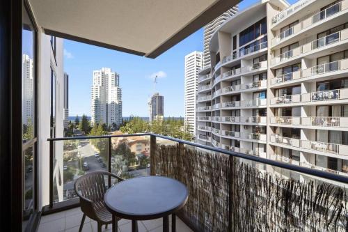 Luxury Beaches Broadbeach 906