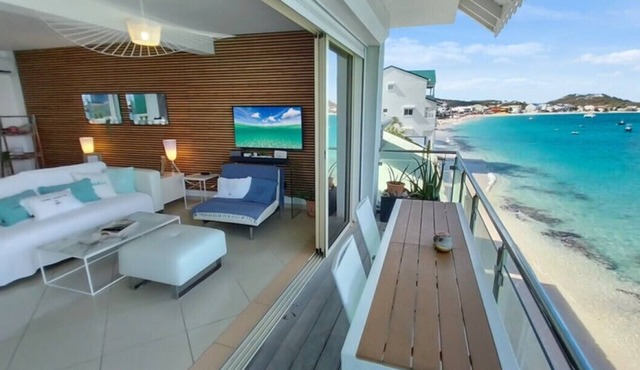 Luxury Beachfront Condo on the very heart of Grand Case