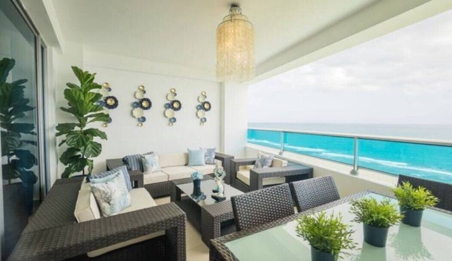 Luxury Beachfront 2BR at Las Olas, Juan Dolio