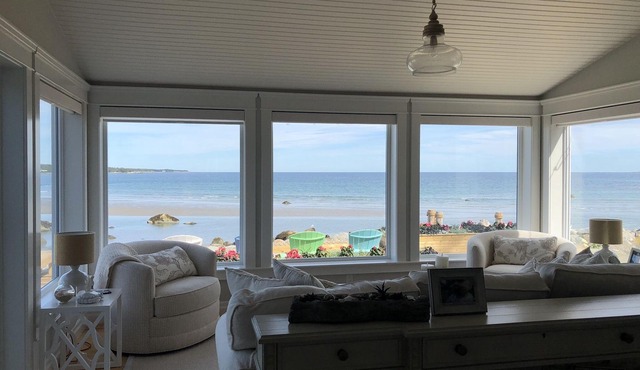 Luxury Beachfront Home with Expansive Ocean Views