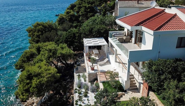 Luxury Beachfront Villa Lucinda with private sea deck right by the sea on Ciovo - Okrug Donji