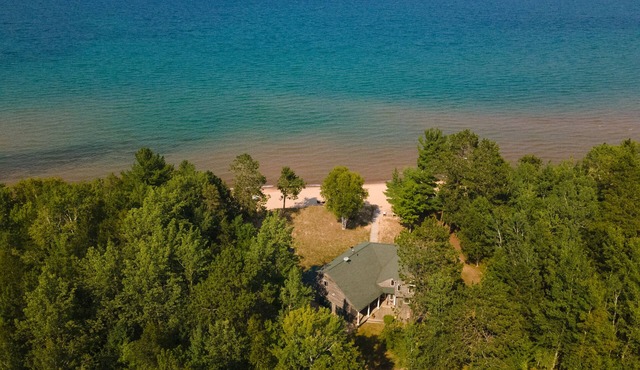 Luxury beachfront retreat15 minutes to town