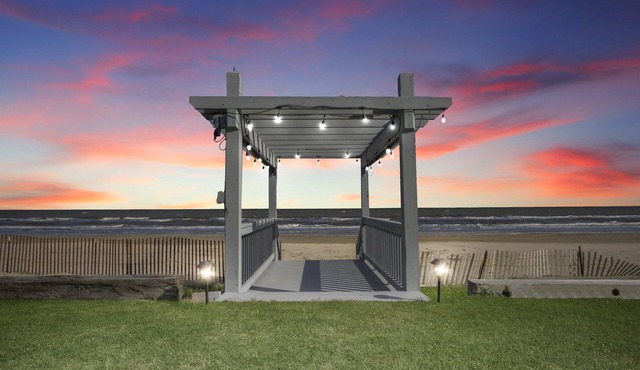 Luxury | Beachfront | Generator | Dogs Welcome