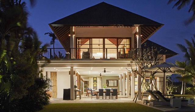 Luxury Beachfront Villa in great location