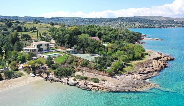 Luxury beachfront villa Aria - pool, tennis, sunset views & seaside adventures!