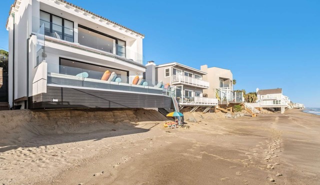 Luxury Beachfront Villa in Malibu - Your private slice of paradise