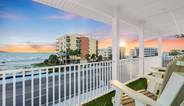 Luxury Beachhouse W/Direct Ocean Views Sleeps 12