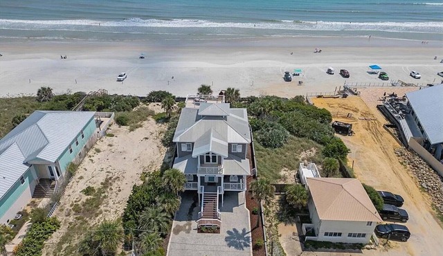 Luxury Beachside Retreat - Walk to Ocean! Sleeps 16. Parks 7. Sonos. Theater