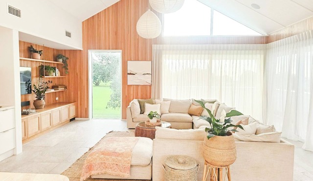 Luxury beachside Home. Spacious, family friendly and beautifully designed