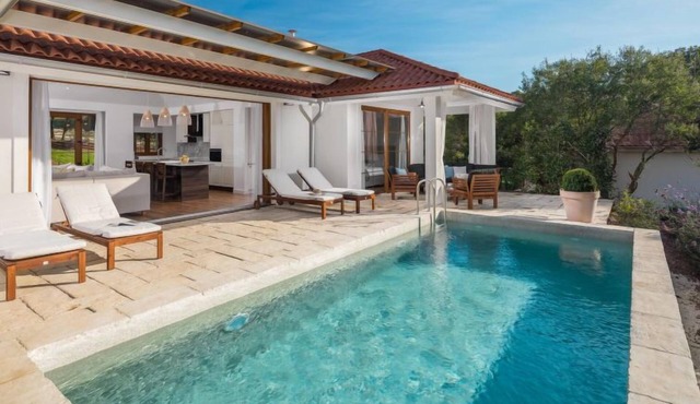Luxury Beachside Villa Porto Bus by Interhome