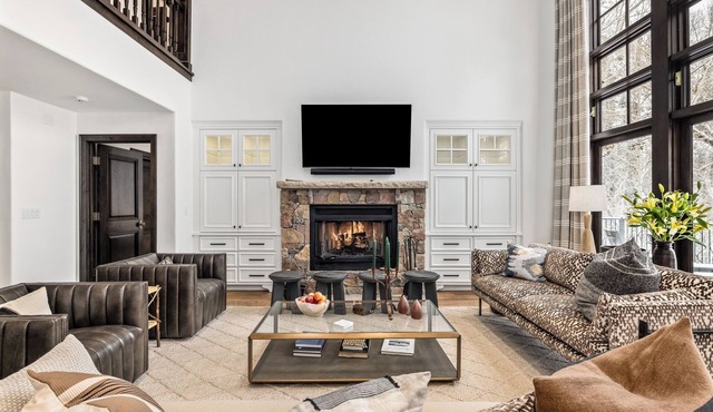Luxury Beaver Creek 7-Bed Golf Retreat | Central Air, Hot Tub, Golf Views