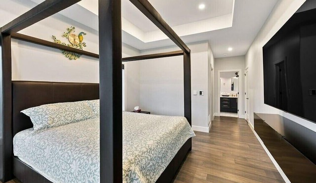 Luxury bed & bath with jetted tub and bidet system