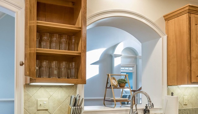 LUXURY Bedding~8 Beds~Fully Stocked Kitchen~Spacious Secluded Estate ~ Sleeps 13