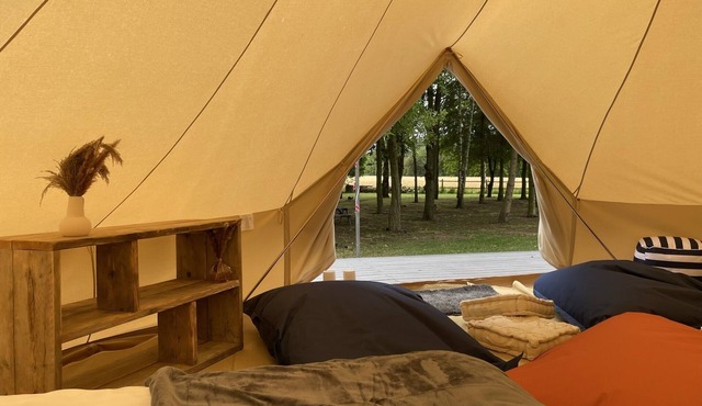 Luxury Bell Tent: Countryside Escape with Private Kitchen & Bathroom.