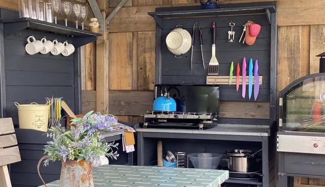 Luxury Bell tent with sea and countryside views. Dog friendly.