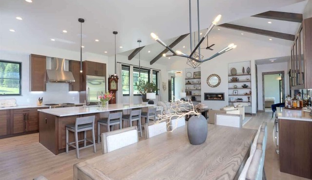 Luxury Big Sky Mountain Farmhouse