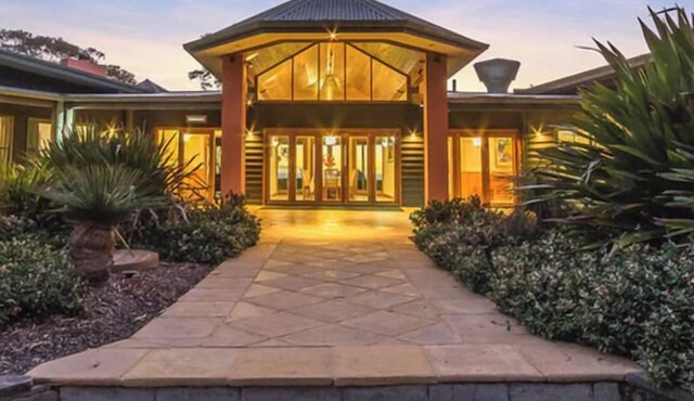 Luxury Biram Lodge Bush Retreat