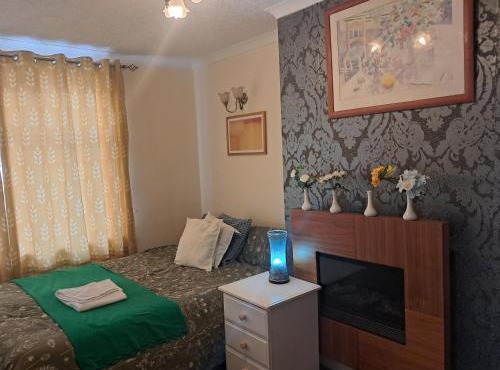 Luxury Birmingham House - Free WiFi & Parking