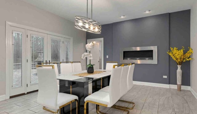 Luxury Bliss: Opulent 5BR/3.5BA Delightful Escape