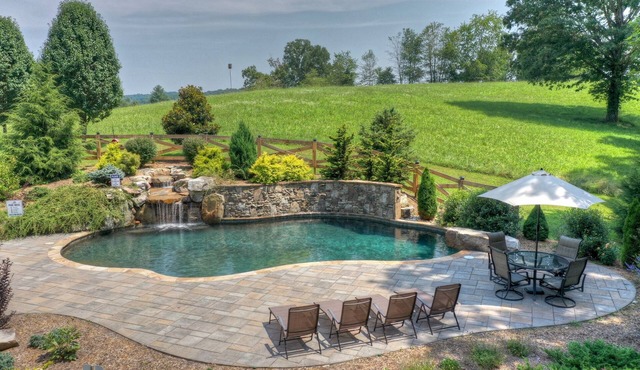 Luxury Blue Ridge Cabin · Heated Pool, Sauna, Hot Tub · 2 Game Rms · Sleeps 8–20