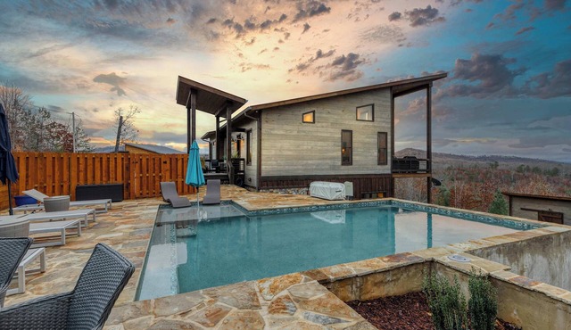 Luxury Blue Ridge Cabin Pool, Hot Tub, Views