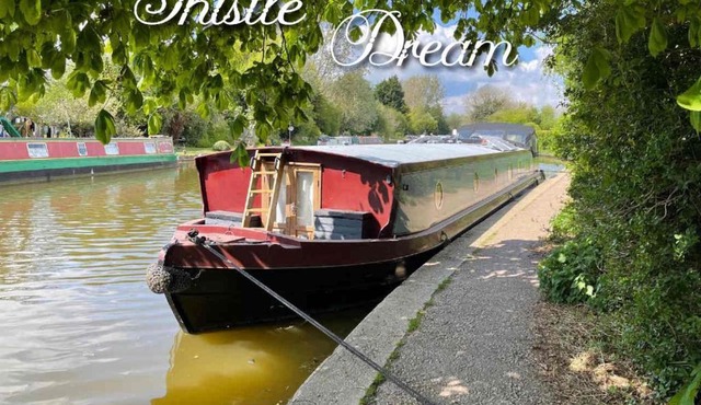 Luxury boat - The Thistle Dream