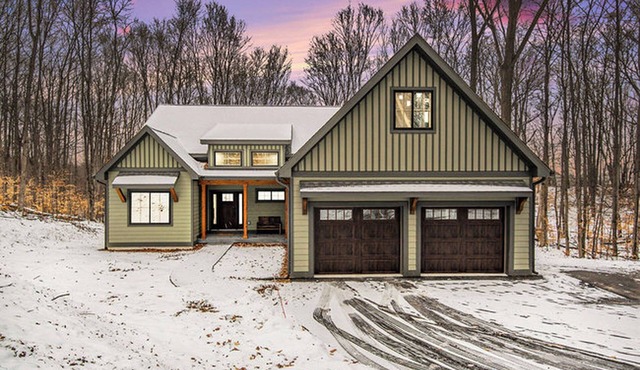 Luxury Boyne Mountain Ski-In/Out with Hot Tub