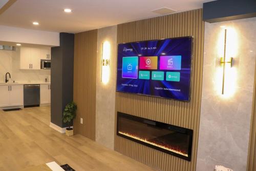 Luxury Brand-New Spacious Apartment in Richmond Hill