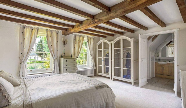 Luxury Brick and Flint House in Funtington