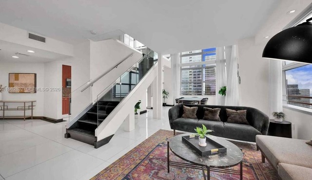 Luxury Brickell Bayfront 3BR Apartment with Free Parking & Pool Access