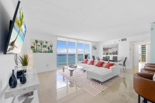 Luxury Brickell Penthouse Ocean Views Rooftop Pool