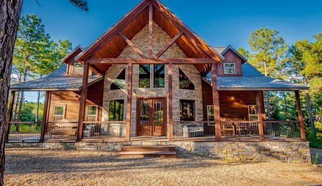 Luxury Broken Bow Cabin w/Private Pond | Sleeps 18
