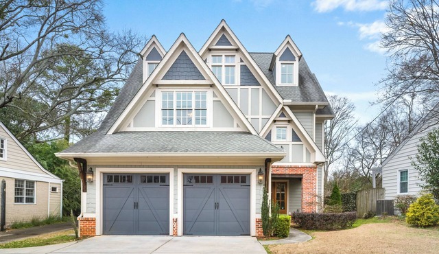 Luxury Brookhaven Retreat 6BR/5BA Spacious Yard Minutes to Buckhead