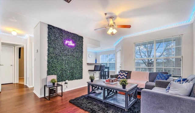 Luxury Buckhead Apartment W/ Free Parking & Wifi