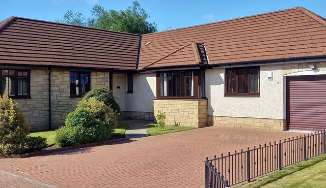 Luxury bungalow in a quiet but central location in the coastal town of Kirkcaldy