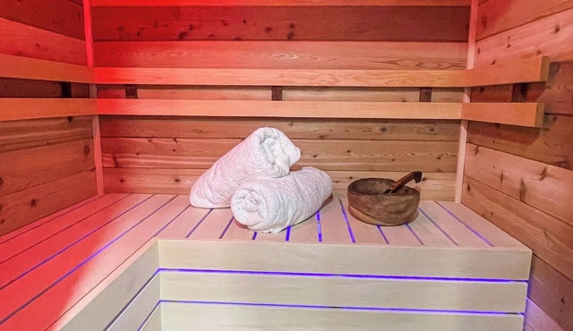 Luxury Bungalow w/Private SAUNA.A beautiful spot to unwind, surrounded by nature