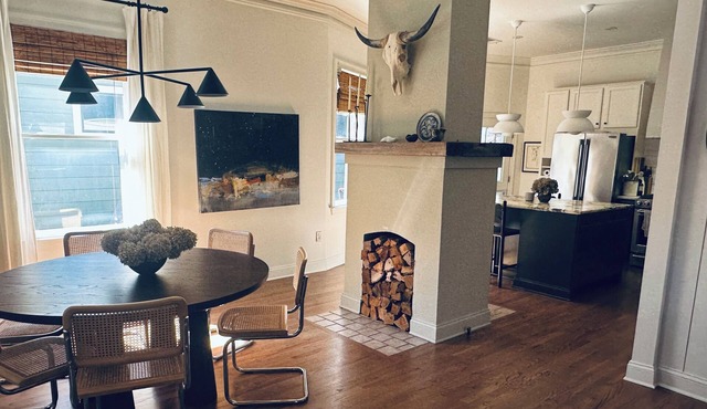 Luxury Bungalow- Walkable, SAUNA & COLDPLUNGE