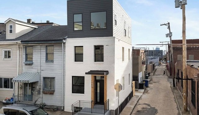 Luxury Butler St Home w/Parking, Perfect for NFL Draft