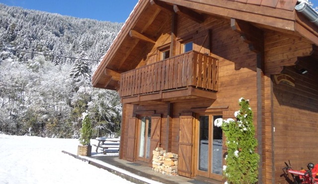 Luxury chalet, mountain views, outdoor jacuzzi