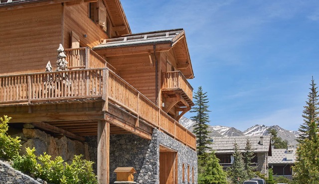 LUXURY CHALET IN AURON